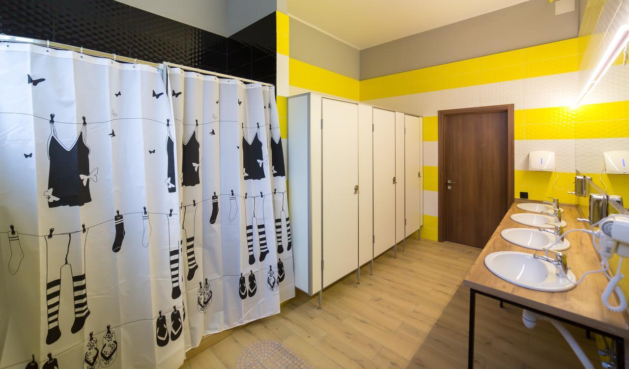 Hotel Bee Station Kiev Exterior foto