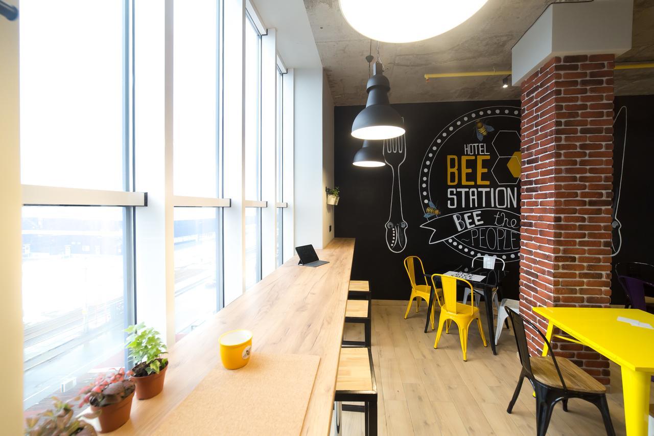 Hotel Bee Station Kiev Exterior foto