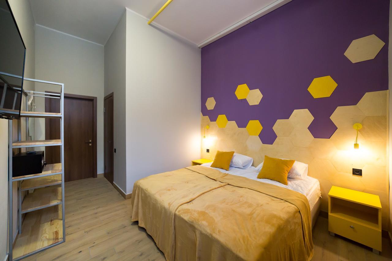 Hotel Bee Station Kiev Exterior foto