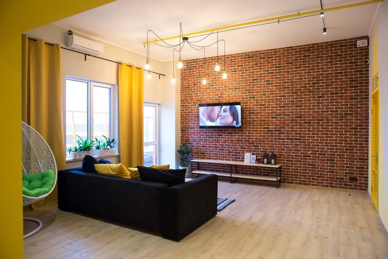 Hotel Bee Station Kiev Exterior foto